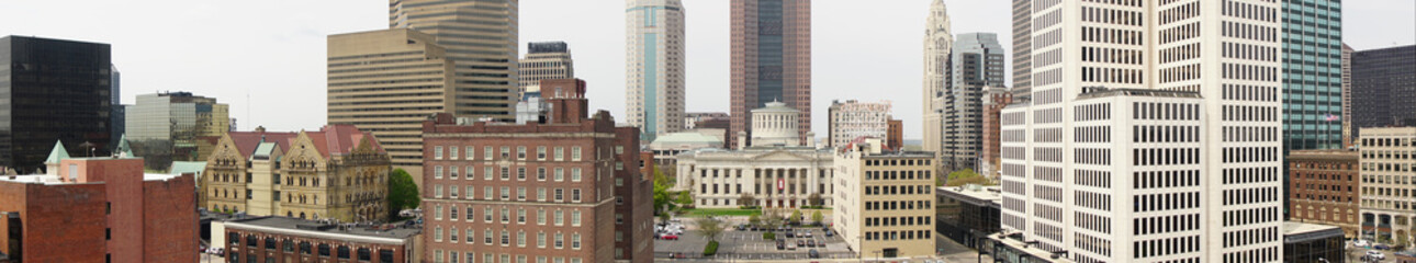 The Ohio Statehouse Panoramic in the Downtown Urban Core of Columbus - obrazy, fototapety, plakaty