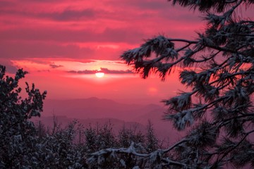 Fototapeta na wymiar Snowy Sunset
