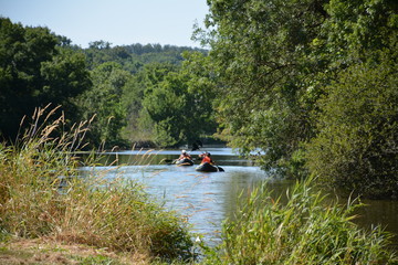 Fototapeta na wymiar Vacances - Découverte de la nature en canoë-kayak