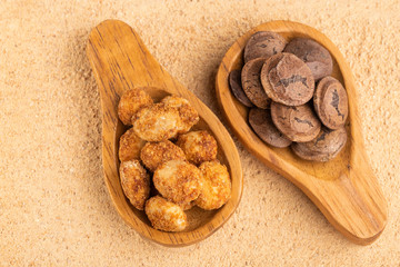 Plukenetia volubilis - Flour and seeds of Sacha inchi.