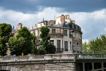 Fototapeta na wymiar Casas en París