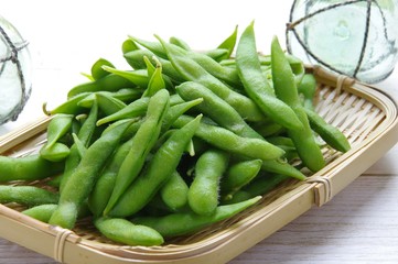 えだまめ　ザルに入った枝豆