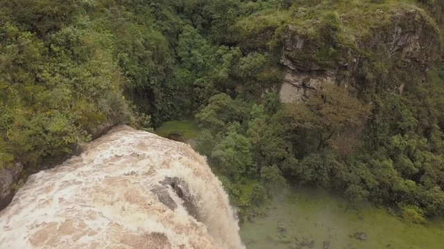 Cascada Molinuco ubicada en el cant&oacute;n Rumi&ntilde;ahui- Pichincha Ecuador