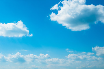 Obraz na płótnie Canvas 【写真素材】 青空　空　雲　夏の空　背景　背景素材　7月　コピースペース