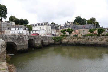 Fototapeta na wymiar Brücke in Saint Goustan, Bretagne