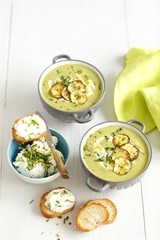 courgette and green bean cream soup with croutons