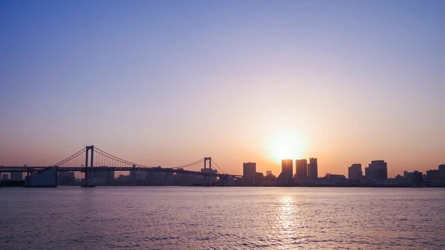 東京ベイエリアの夕景 トワイライト・タイムラプス / Twilight timelapse in the Tokyo Bay area. The bridge is lit up after sunset.