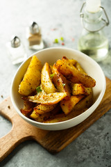 Roasted potato wedges with oregano