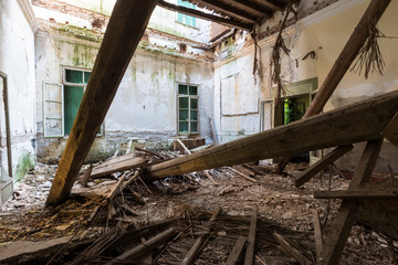 Urban exploration / Abandoned villa