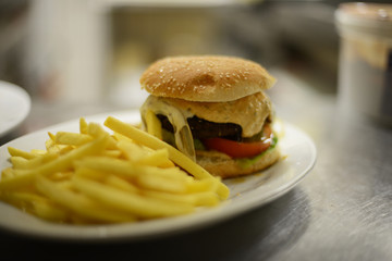 Cheeseburger and Chips