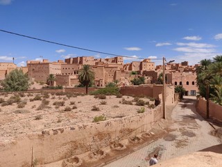 Petit village de Ouarzazate au Maroc