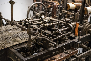 Machine for the production of cotton heddles.