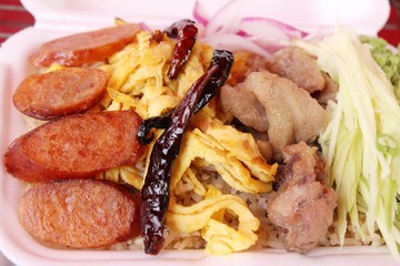 Fried rice with shrimp paste is delicious