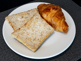 bread&croissant on a plate