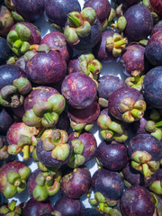 Mangosteen skin is not beautiful in many cases in the crate.