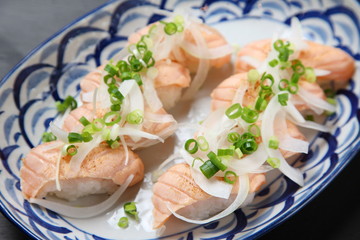 炙りサーモンの握り寿司づくし