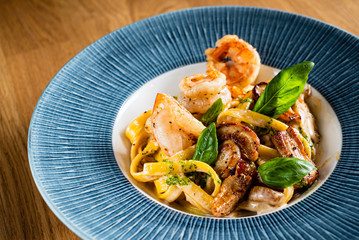 pasta with shrimps and boletus