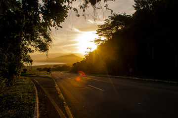Pôr do sol após a curva