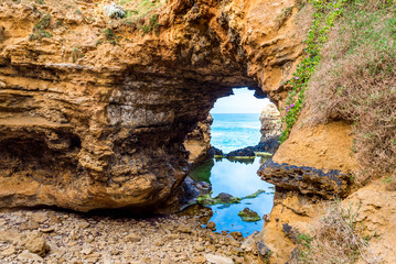 Limestone cliffs at the Grotto, near Port Campbell, Great Ocean Road, Victoria, Australia.