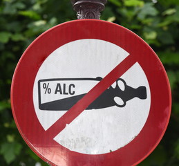 Verkehrsschild: Alkoholverbot