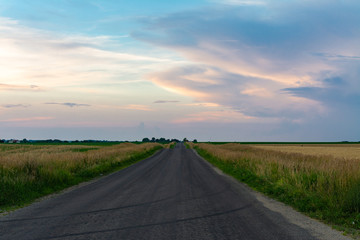 Naklejka premium Open country road
