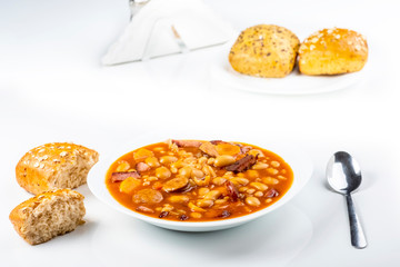 Baked beans with sausage and vegetables