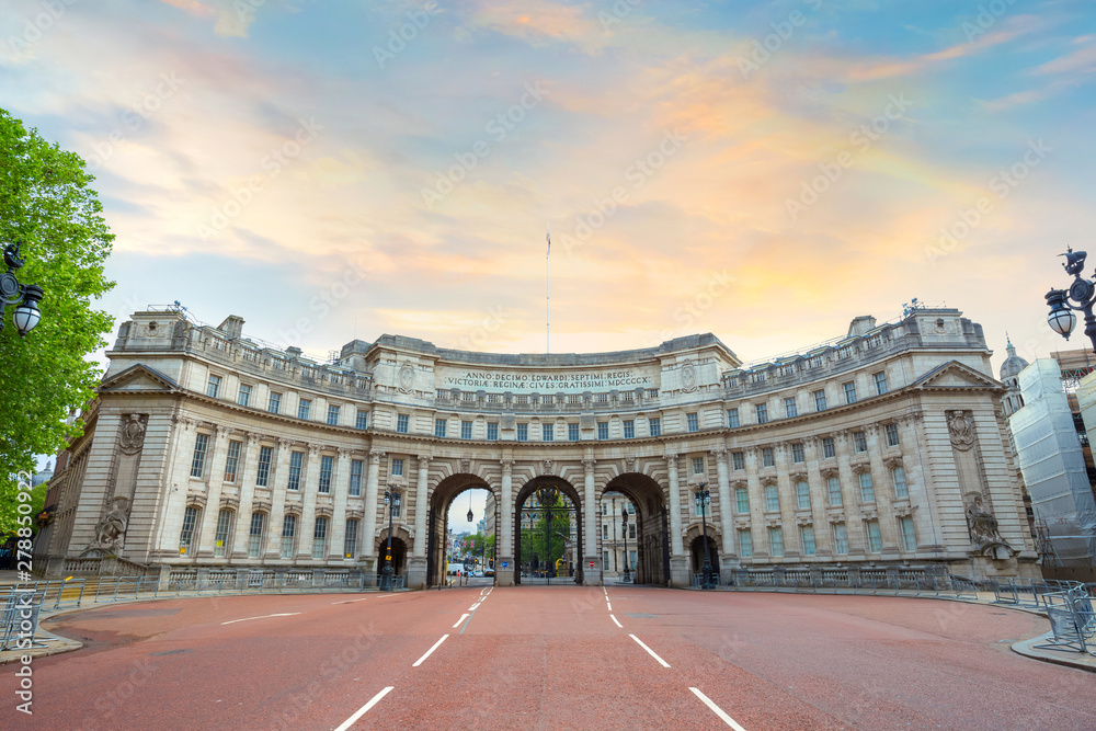 Wall mural Admiralty Arch in  London, UK