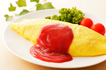 オムライス　Omurice. Japanese omelette with rice