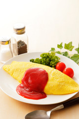 オムライス　Omurice. Japanese omelette with rice