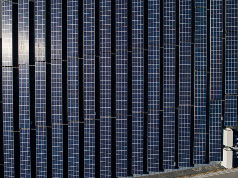 ソーラーパネル　空撮