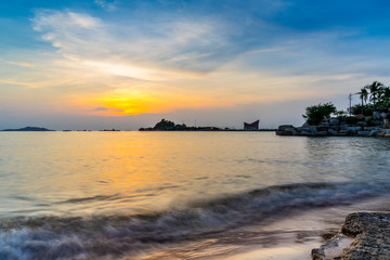 Obraz premium Koh Loy Landmark of sriracha in sunset ,Chonburi, Thailand