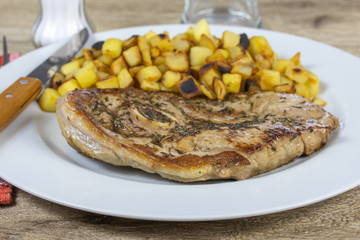 gigot d'agneau et pommes de terre
