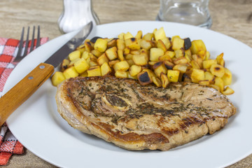 gigot d'agneau et pommes de terre