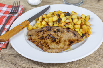 steak de boeuf et pommes de terre