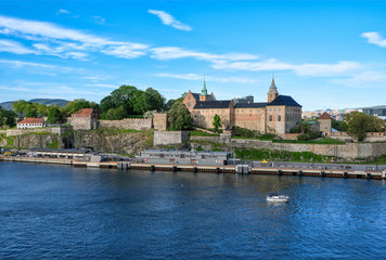 Blick auf die bekannte Akershus Festung im Herzen der norwegischen Hauptstadt Oslo â€“...