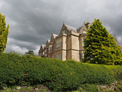 Muckross House &ndash; herrschaftlicher Ansitz und schlossgleiches Herrenhaus mit Park