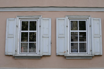 Fototapeta na wymiar schmucke Fenster