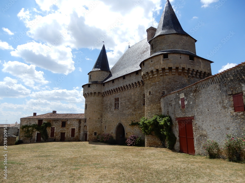 Wall mural château de sigournais, vendée, france