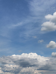 Fototapeta na wymiar White cumulus clouds