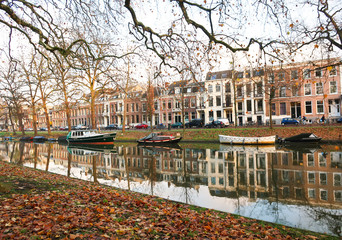 Fototapeta na wymiar Walk in Utrecht by the canal