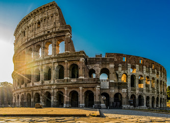 Fototapeta premium Słynne zwiedzanie Rzymu Koloseum lub Koloseum we Włoszech