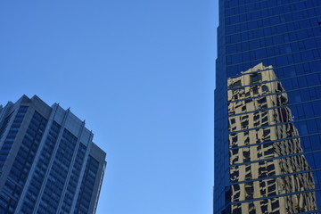 Fototapeta premium edificio,cielo,ventanas Reflejo,vidrios