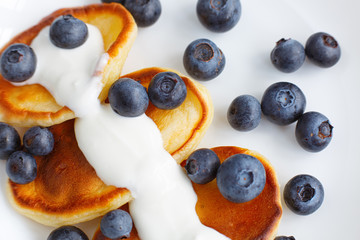 blueberry pancakes with cream 