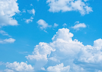 Obraz na płótnie Canvas Blue sky with white clouds nature background