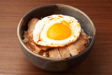 焼豚玉子飯