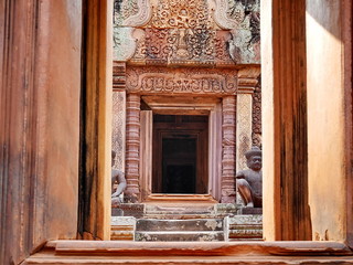  Banteay Srei Siem Reap Castle is one of the most beautiful castles in Cambodia. Construction of pink sandstone Carved into patterns related to Hinduism, Brahminism