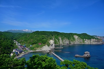 Fototapeta premium 積丹ブルーに染まる海と空の情景