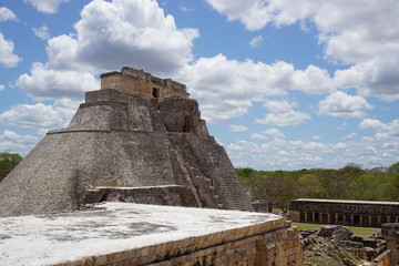 Fototapeta na wymiar Uxmal - Maya Stätte in Mexiko