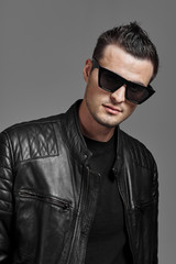 Fototapeta premium young man with sunglasses