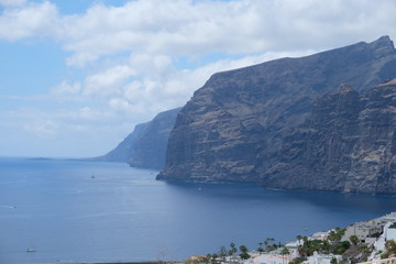Fototapeta na wymiar The Giants cliffs from Tenereife, Canary Islands (SPAIN)
